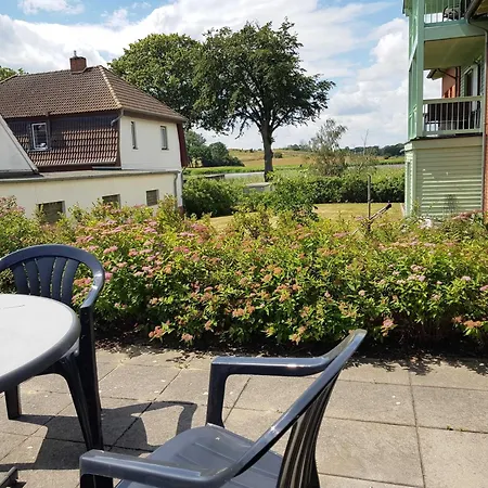 Appartement 1 Im Fischerhaus Mit Wintergarten Und Terrasse Seedorf (Rugen)